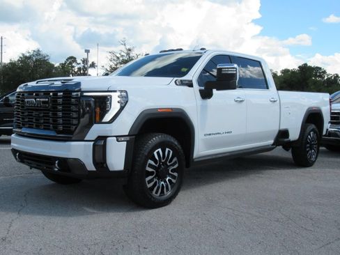 Used 2024 GMC Sierra 3500 Denali Ultimate AWD/4WD image 3