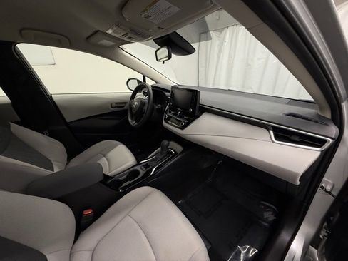 Used 2022 Toyota Corolla LE image 8