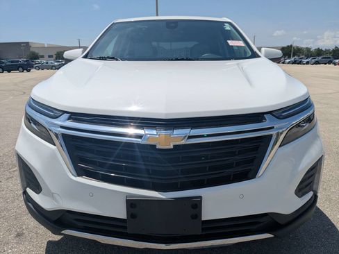 Used 2024 Chevrolet Equinox LT FWD image 3