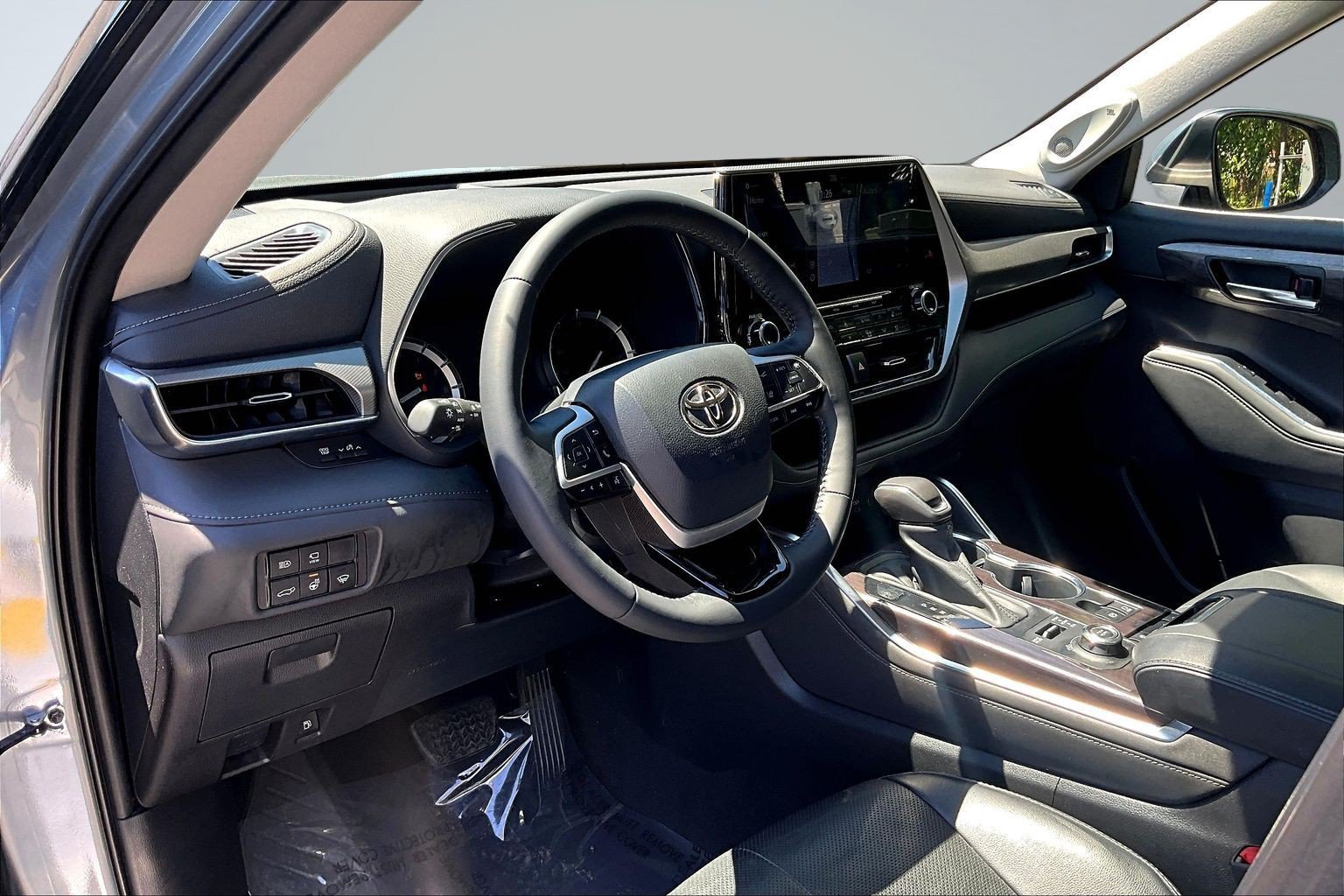 Used 2022 Toyota Highlander Platinum AWD/4WD image 16