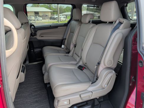 Used 2023 Honda Odyssey Touring image 17