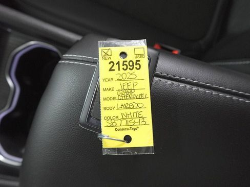 New 2025 Jeep Grand Cherokee L Altitude image 32