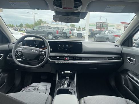Used 2025 Kia K4 FWD image 38