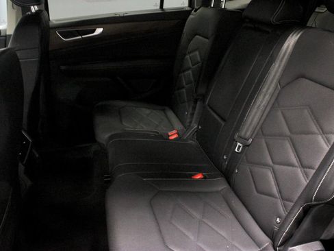 Used 2025 Volkswagen Atlas SE AWD/4WD image 22