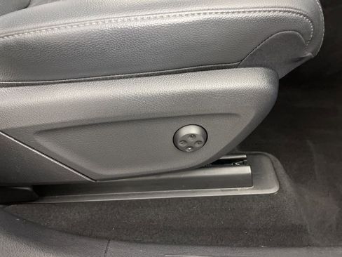 Used 2022 Mercedes-Benz GLS 450 4MATIC image 9