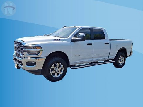 Used 2025 RAM 2500 Big Horn AWD/4WD image 4