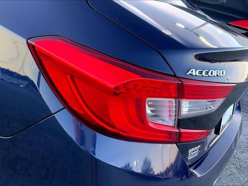 Used 2018 Honda Accord Touring image 27