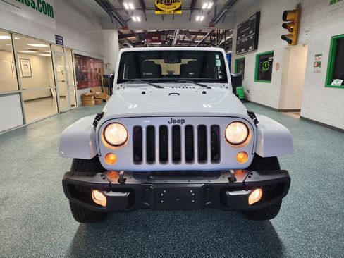 Used 2018 Jeep Wrangler Sport image 3