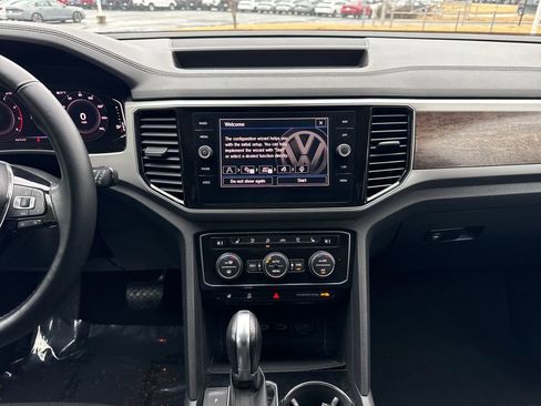 Used 2019 Volkswagen Atlas SEL Premium image 17