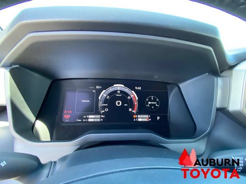 New 2026 Toyota Tundra Limited AWD/4WD image 32