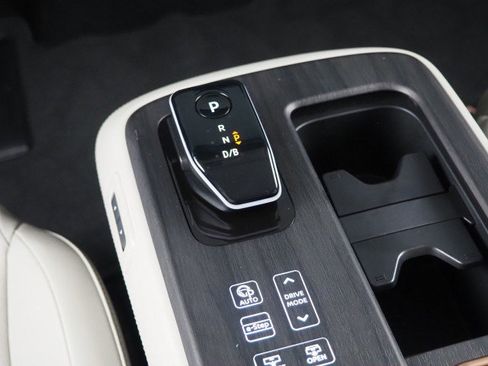 Used 2023 Nissan Ariya Empower+ image 31