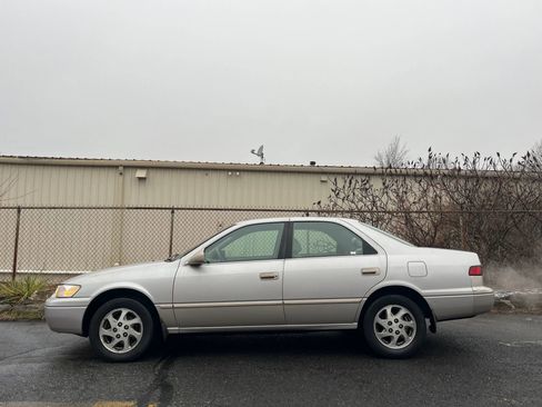 Used 1998 Toyota Camry CE image 5