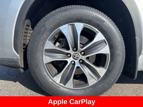 Used 2024 Toyota Highlander XLE image 15