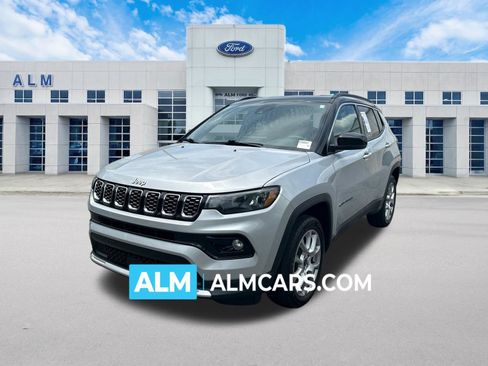 Used 2025 Jeep Compass Limited AWD/4WD image 1