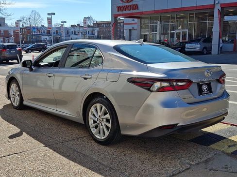 Used 2021 Toyota Camry LE FWD image 4