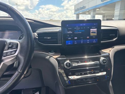 Used 2021 Ford Explorer Limited w/ Equipment Group 301A AWD/4WD image 21