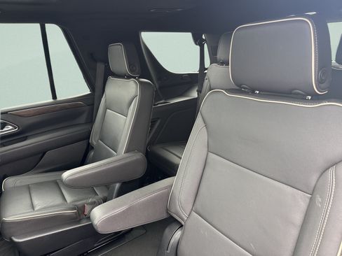 Used 2023 Chevrolet Tahoe Premier w/ Premium Package AWD/4WD image 18
