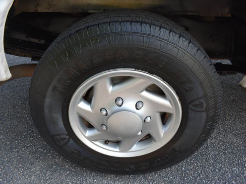 Used 2014 Ford E-350 and Econoline 350 Super Duty RWD image 40