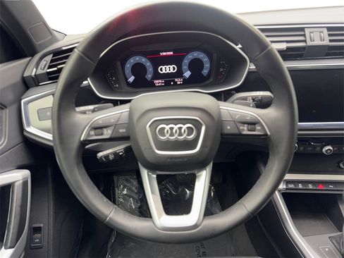Used 2025 Audi Q3 2.0T Premium image 57