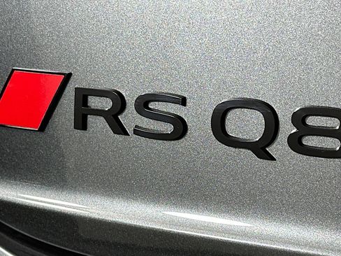 New 2026 Audi RS Q8 performance image 10