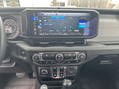 Used 2024 Jeep Wrangler Sport image 28