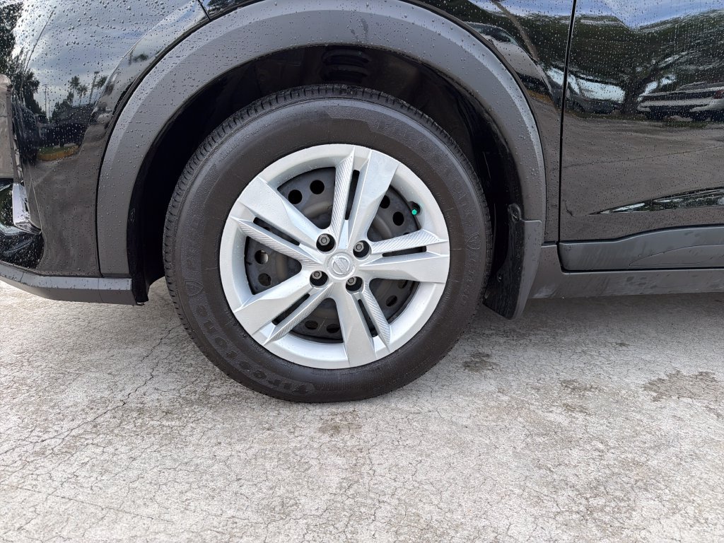 Used 2025 Nissan Kicks Play S FWD image 11