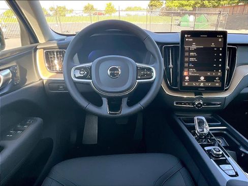 New 2026 Volvo XC60 B5 Core image 15