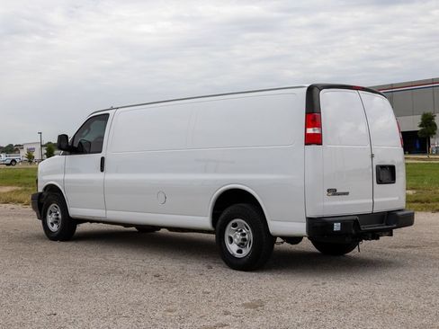 Used 2020 Chevrolet Express 3500 Extended w/ Driver Convenience Package RWD image 5
