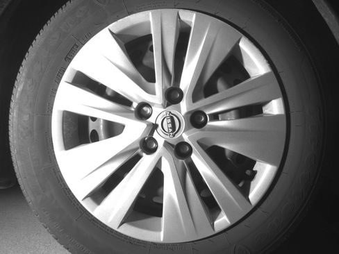 Used 2025 Nissan Sentra S FWD image 13