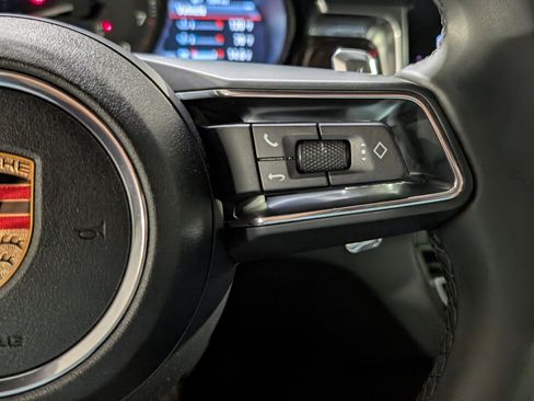 Certified 2025 Porsche Macan image 28