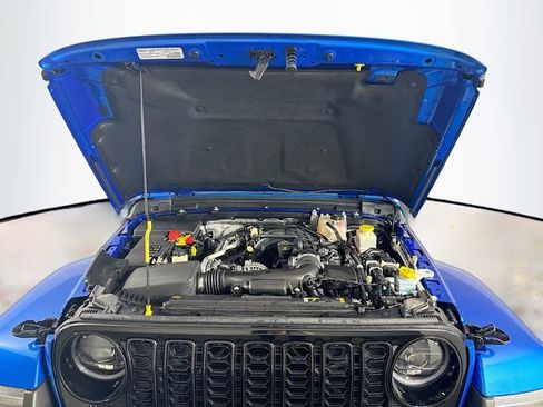 Used 2024 Jeep Gladiator Sport image 31