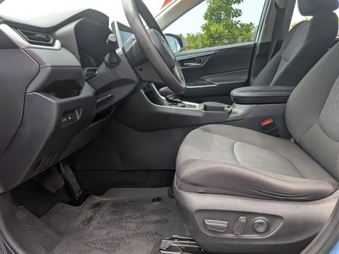 Used 2023 Toyota RAV4 AWD Hybrid image 9
