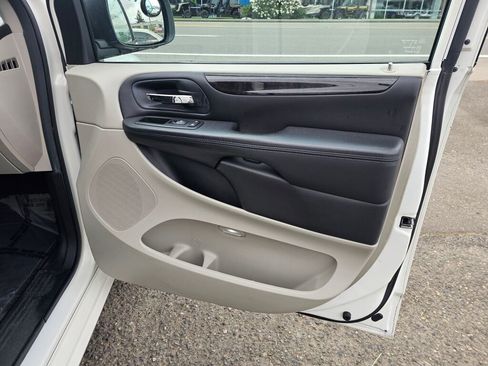 Used 2013 Dodge Grand Caravan SE FWD image 10