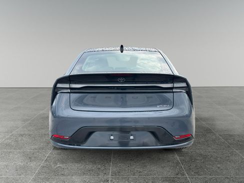 New 2026 Toyota Prius Plug-In Hybrid FWD image 4