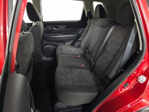 Used 2016 Nissan Rogue SV image 23