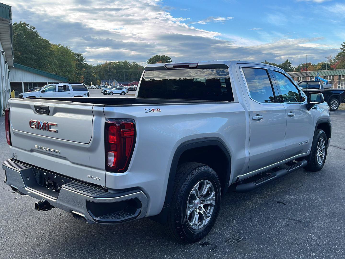 Used 2022 GMC Sierra 1500 SLE AWD/4WD image 5
