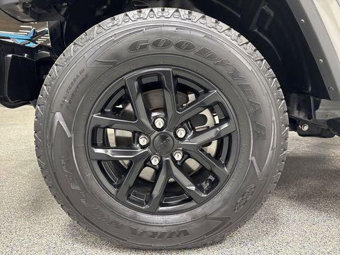 Used 2022 Jeep Gladiator Sport image 37