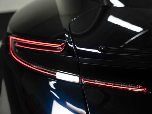 Used 2018 Aston Martin DB11 V12 image 19