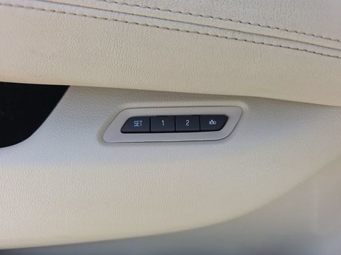 Used 2017 Cadillac Escalade 2WD image 19