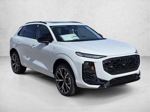New 2026 Audi Q3 quattro 2.0T image 3