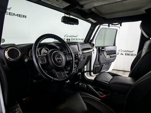 Used 2017 Jeep Wrangler Unlimited Sahara image 19