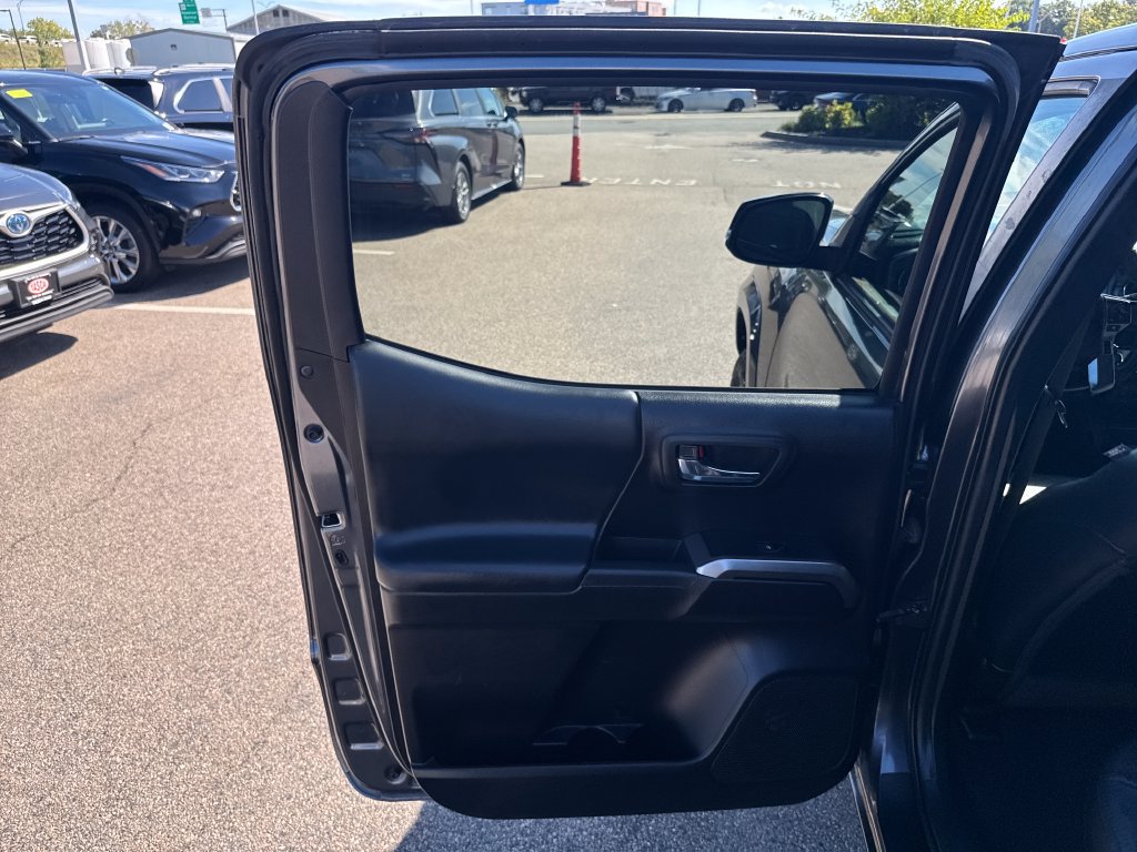 Used 2021 Toyota Tacoma Limited w/ Nightshade Package AWD/4WD image 38