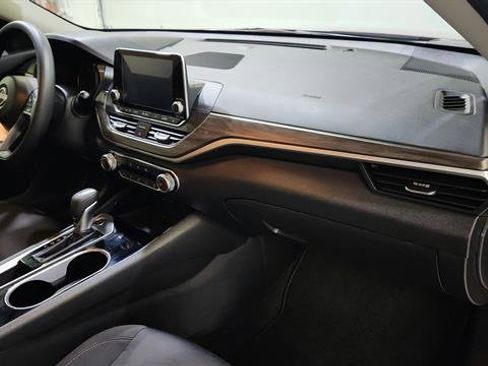 Certified 2024 Nissan Altima 2.5 SV FWD image 28