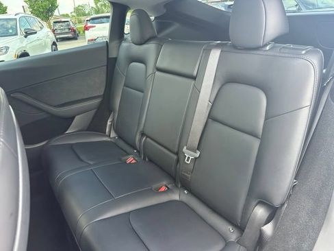 Used 2024 Tesla Model Y Long Range RWD image 27