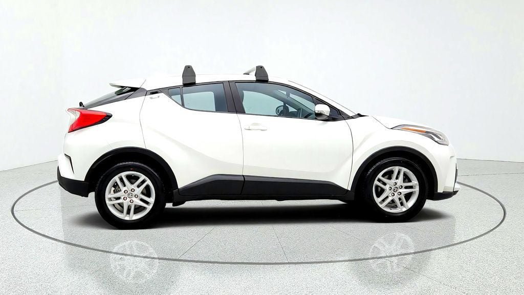 Used 2020 Toyota C-HR LE FWD image 4