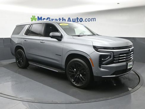 Used 2025 Chevrolet Tahoe Premier AWD/4WD image 2