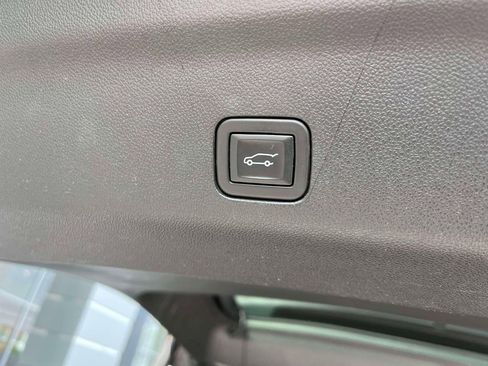 Certified 2023 GMC Yukon XL Denali AWD/4WD image 19