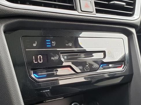 New 2025 Volkswagen Taos SEL AWD/4WD image 10