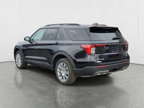 New 2026 Ford Explorer Active w/ Active Comfort Package image 5