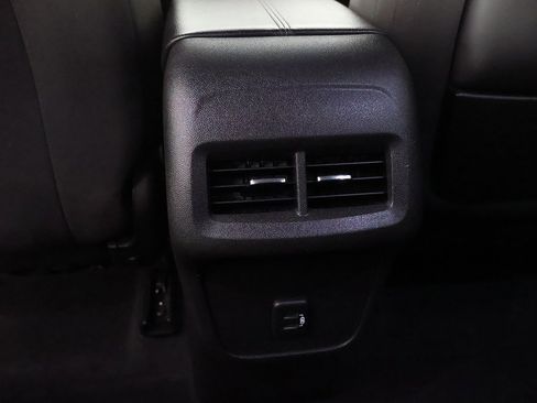 Used 2022 GMC Terrain SLE w/ Driver Convenience Package image 29